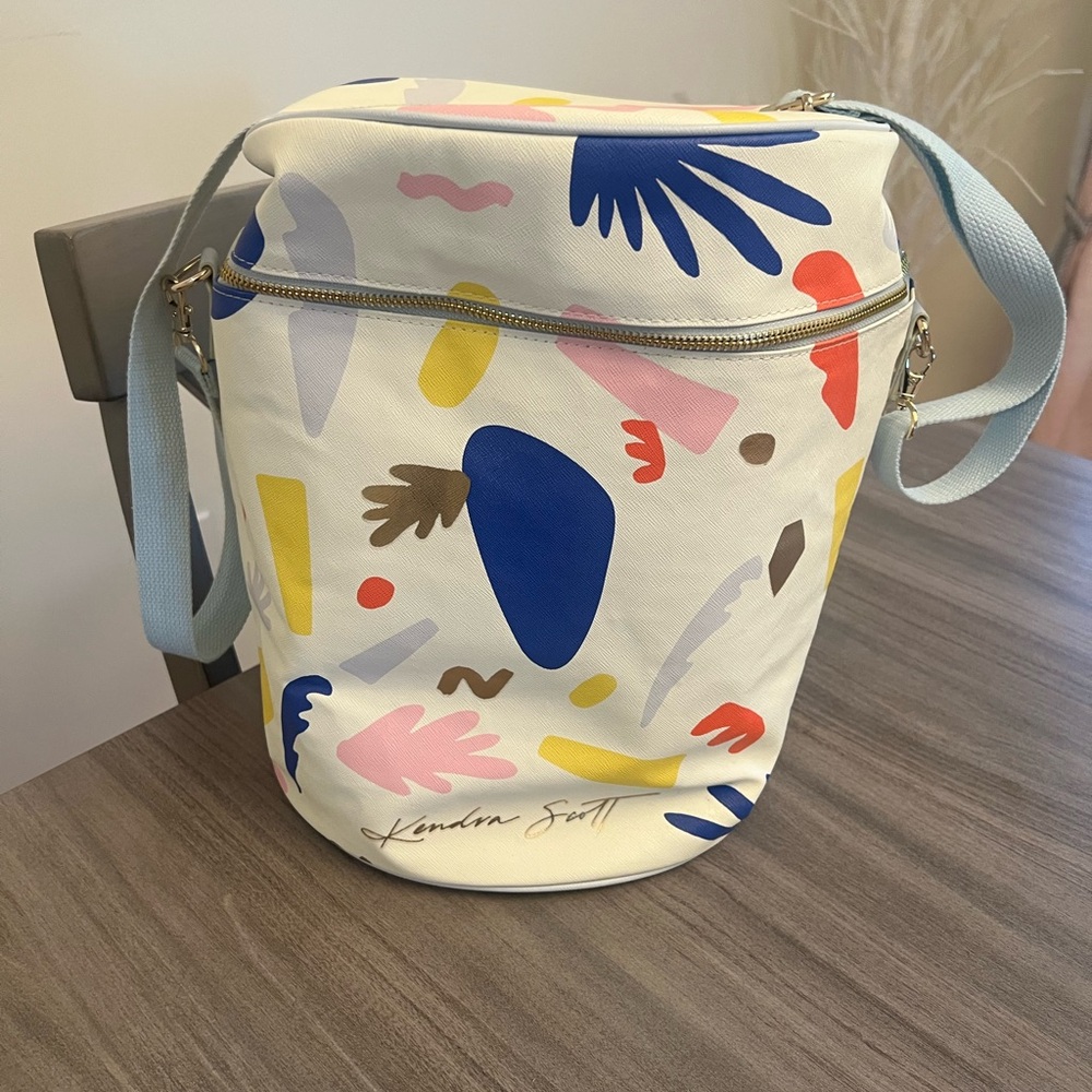 Kendra Scott Insulated Cooler Bag. Multicolor.  Used - Picture 2 of 11